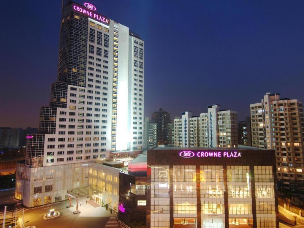 Crowne Plaza Shanghai Pudong By Ihg Экстерьер фото