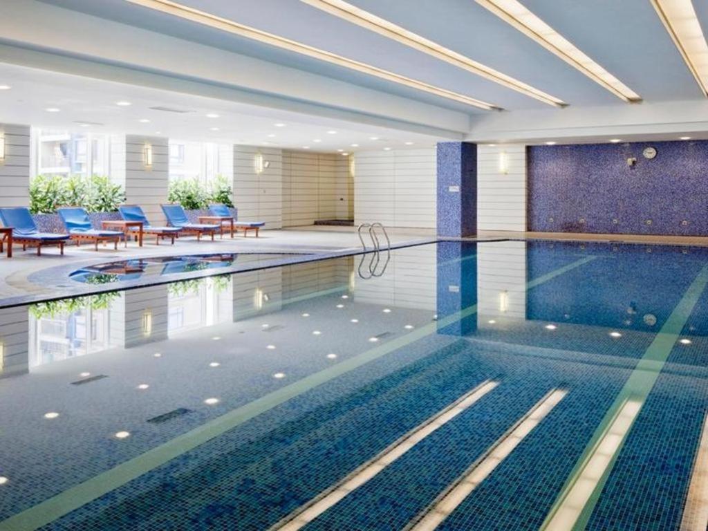 Отель Crowne Plaza Shanghai Pudong Экстерьер фото