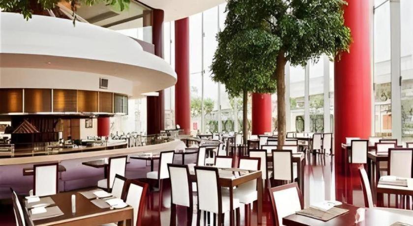 Crowne Plaza Shanghai Pudong By Ihg Экстерьер фото