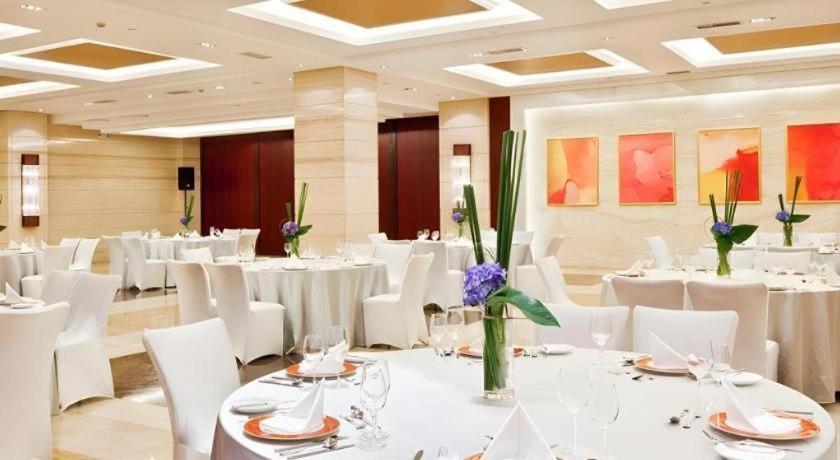 Crowne Plaza Shanghai Pudong By Ihg Экстерьер фото