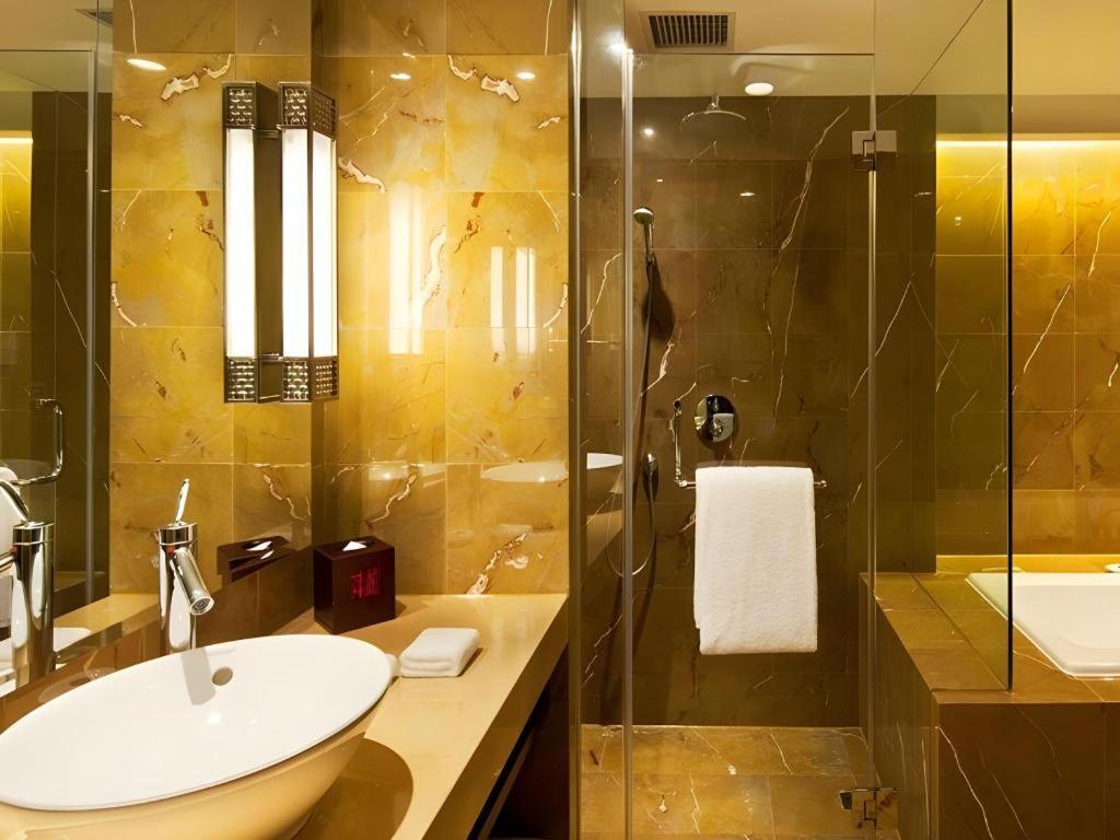 Crowne Plaza Shanghai Pudong By Ihg Экстерьер фото