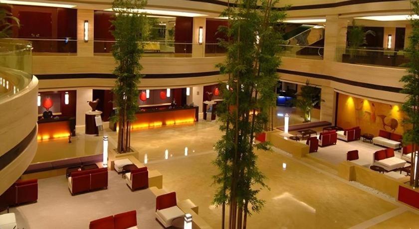 Crowne Plaza Shanghai Pudong By Ihg Экстерьер фото